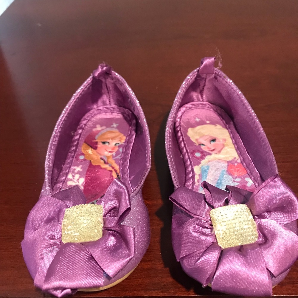 Girls Frozen Dress Shoes. Toddler Size 7